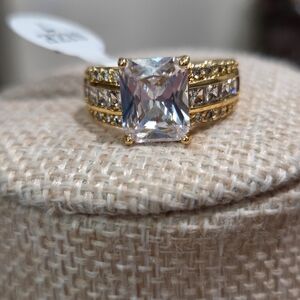 Elegant 18ct Gold Filled Women's Ring